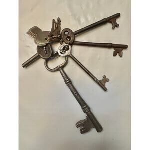 Vintage Antique Metal Skeleton Keys & Assorted Keys Set of 9